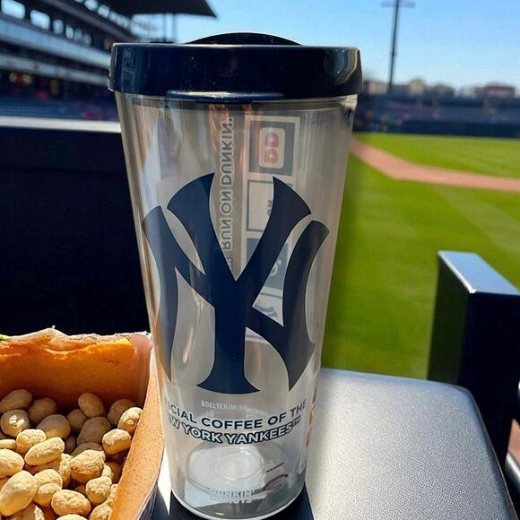 Dunkin Donuts NY Yankees Spring Tritan 22 oz Sports Tumbler Run on New York 2017 - Picture 12 of 12